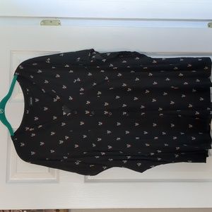 Torrid sz 5 Racoon cap sleeve blouse GUC